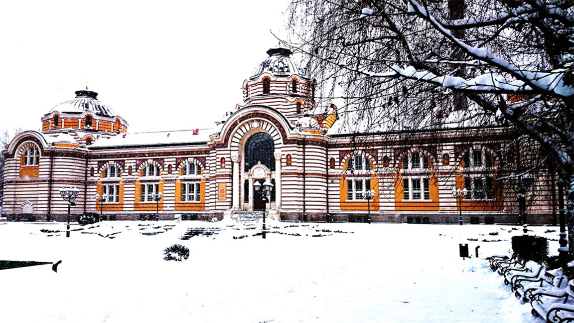 Ηλιοφάνεια αλλά παγωνιά, οι βροχές και τα χιόνια συνεχίζονται