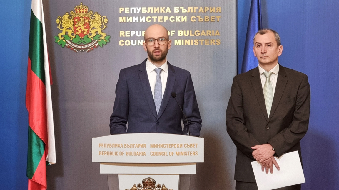 Брифинг на служебния министър на финансите Георги Клисурски и на служебния министър на здравеопазването Михаил Околийски (вдясно) след края на заседанието на Министерския съвет..