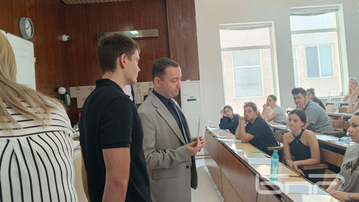  783-ма се явиха на изпита по биология в Тракийския университет