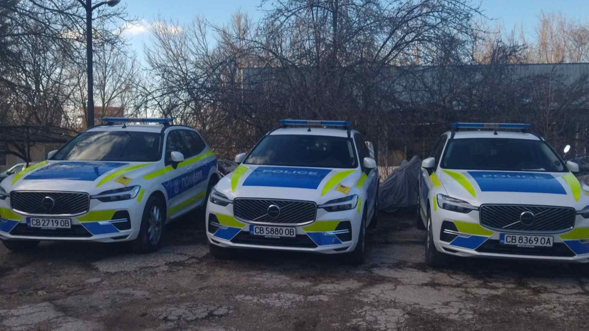 Три нови леки автомобила получи полицията в Разград