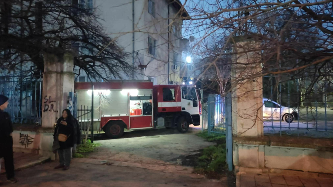 Пожар в района на пристанището във Варна, няма пострадали