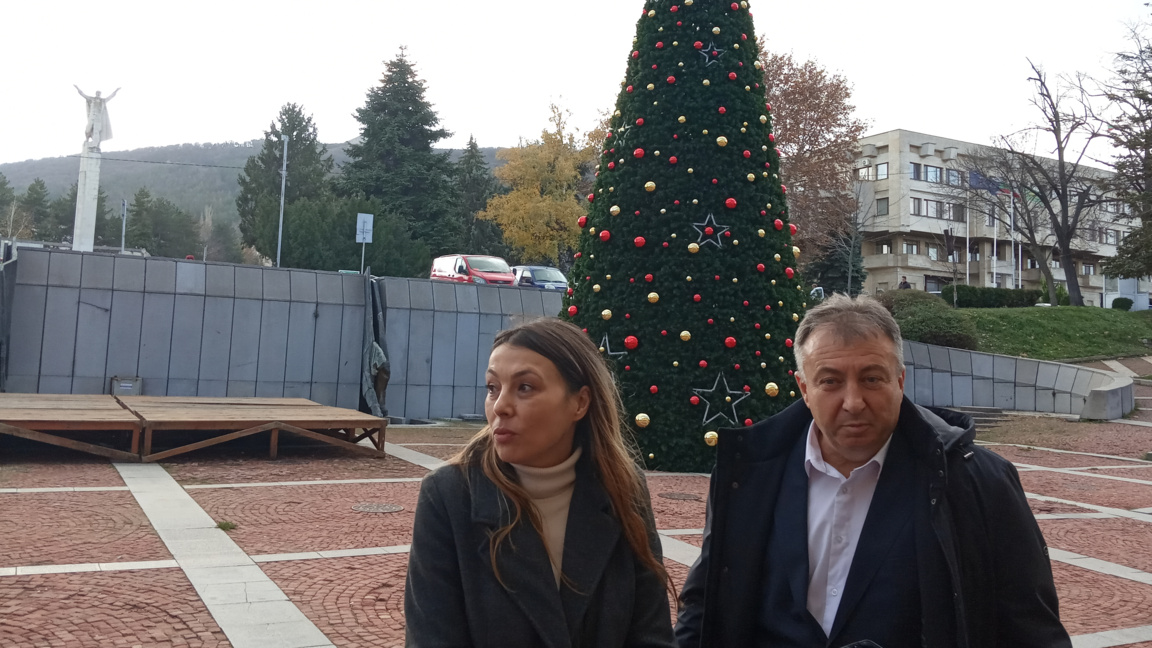 Коледният дух вече е в Шумен