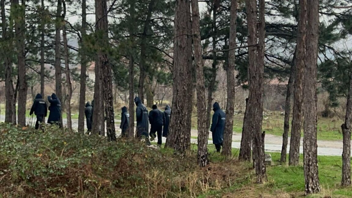 Въпреки лошото време продължава издирването на 13-годишния Николай от Конаре
