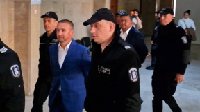 Протести в Бургас: Кметовете на Белица и Сунгурларе остават в ареста