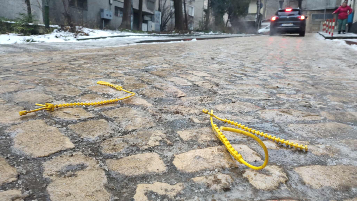 Шумен се превърна в ледена пързалка