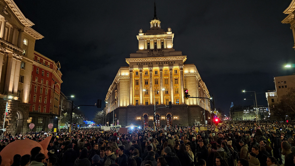 After massive protest the ruling coalition freezes budget for 2026 