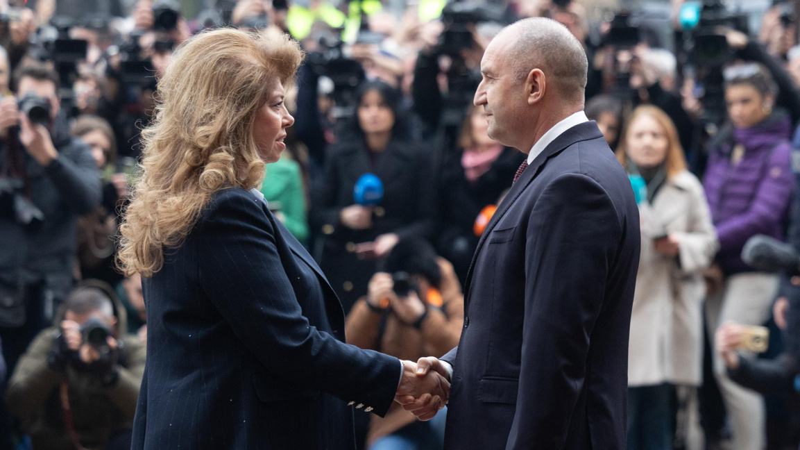 Нов президент и участие в Съвета за мир на Тръмп - какво се случи през седмицата