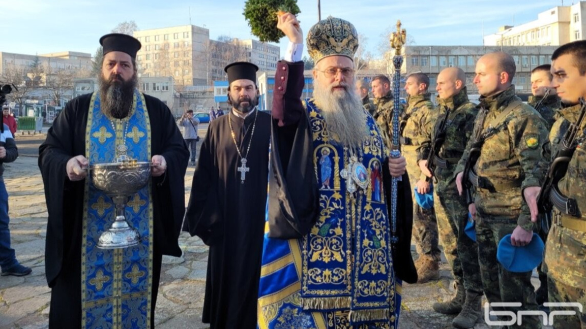 Дядо Николай присъства на Богоявленската служба в Кърджали и през 2025 г.