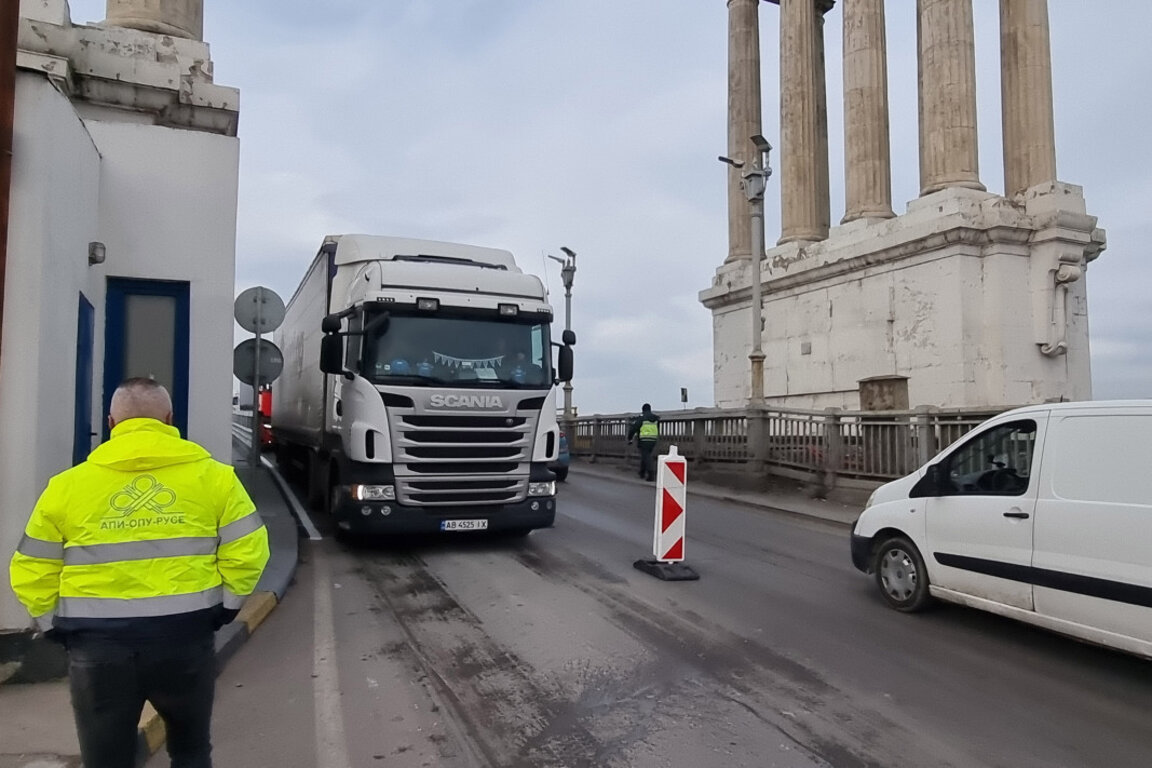 Border Police: Traffic on the Danube Bridge in Ruse is limited to one lane