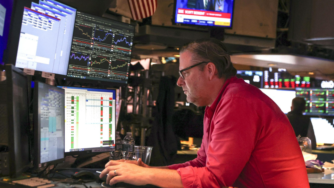 На международните пазари цените на петрола възобновиха курса си нагоре