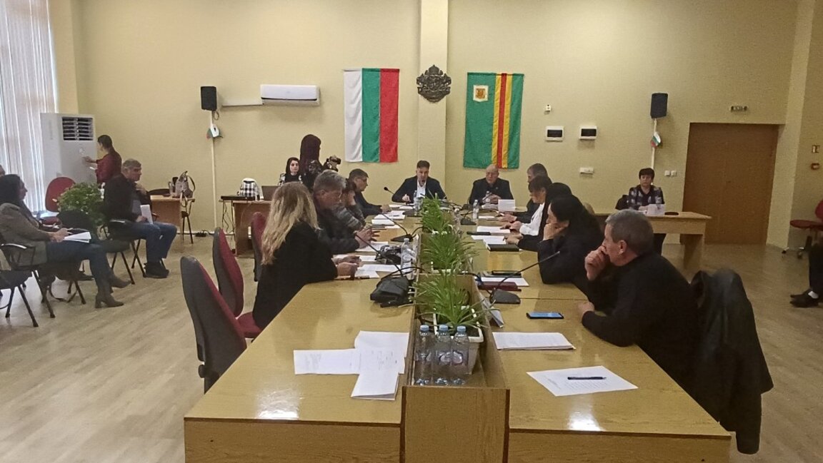 Започна изграждането на новите къщи на пострадалите от пожара в боляровското село Воден