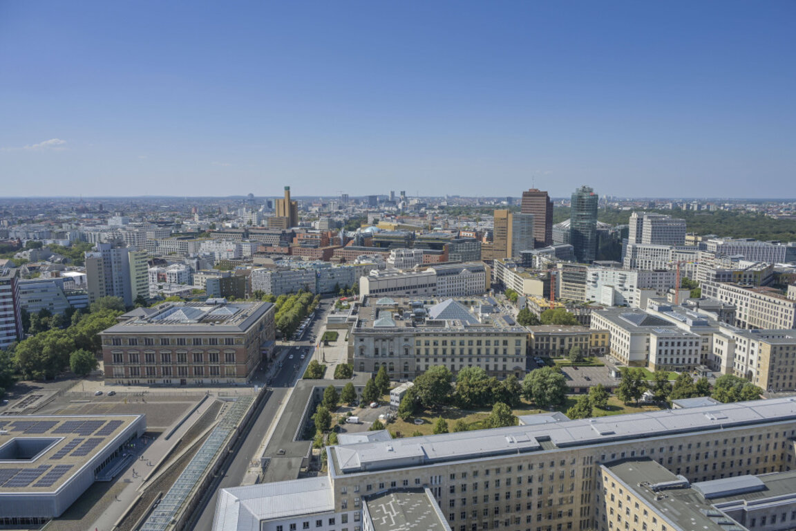 Berlin’de seçim günü sorunsuz ilerliyor