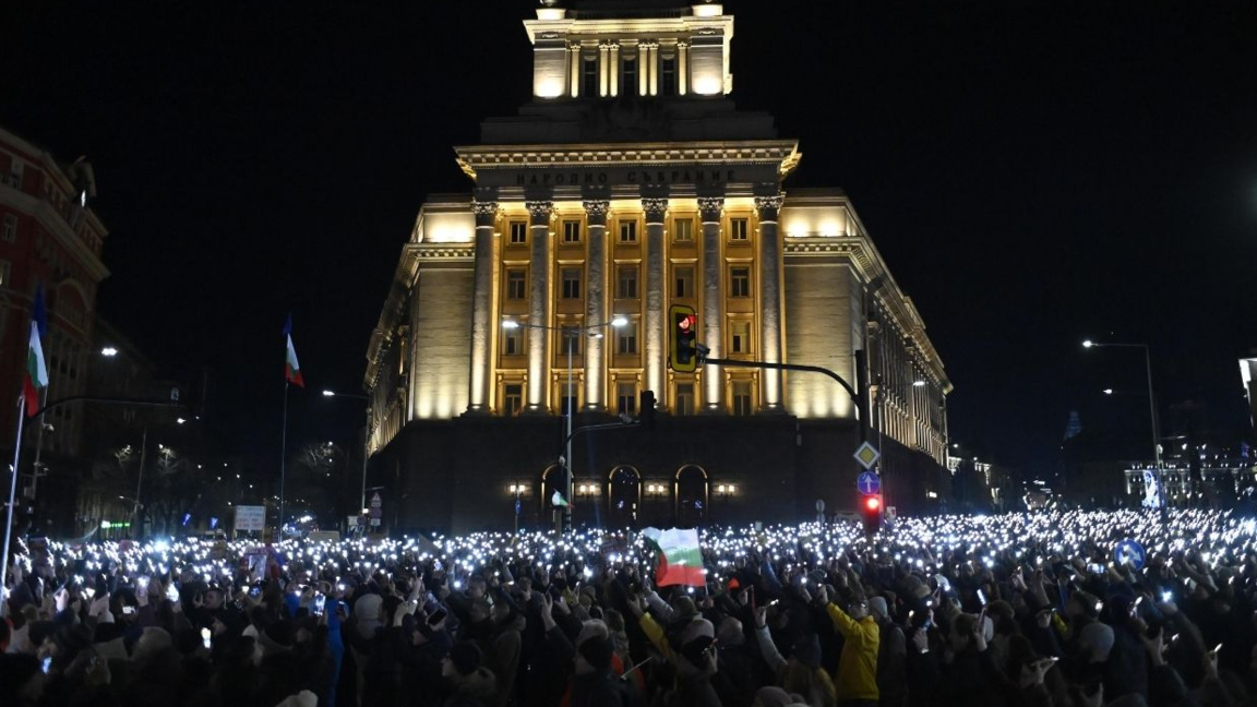 Citizens protest in central Sofia in support of 100% machine voting in elections