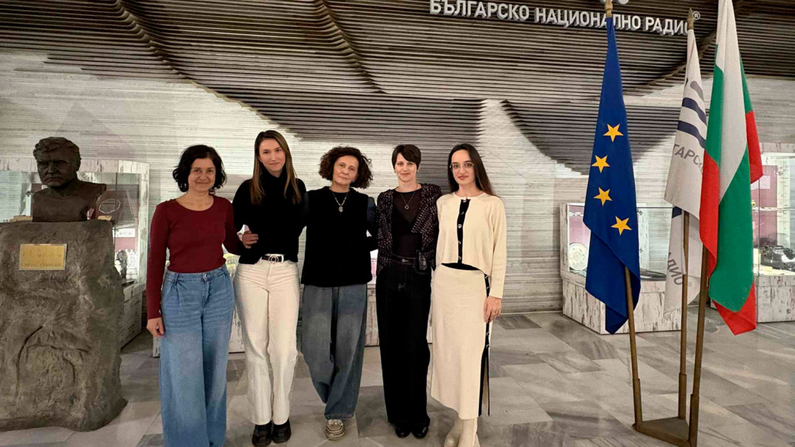 Доц. д-р Екатерина Търпоманова, Костандина Белло, Михайлина Павлова, Анна Капитанова-Кръстева и Катерина Николовска (отляво надясно).