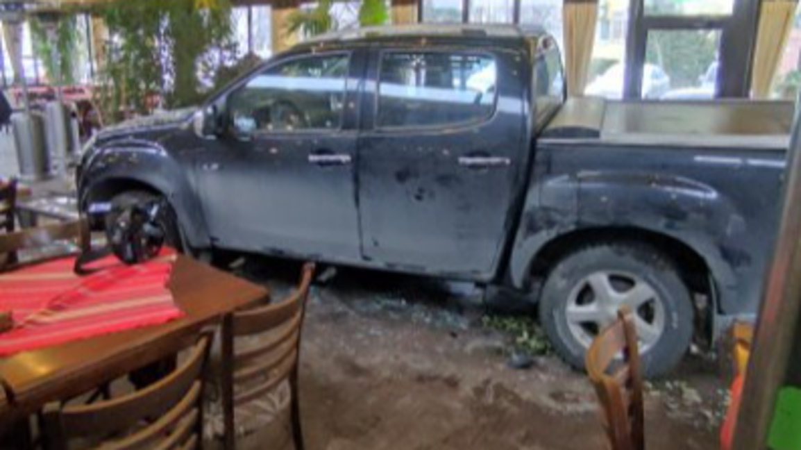 Джип се вряза в ресторант в ж.р. "Тракия" в Пловдив