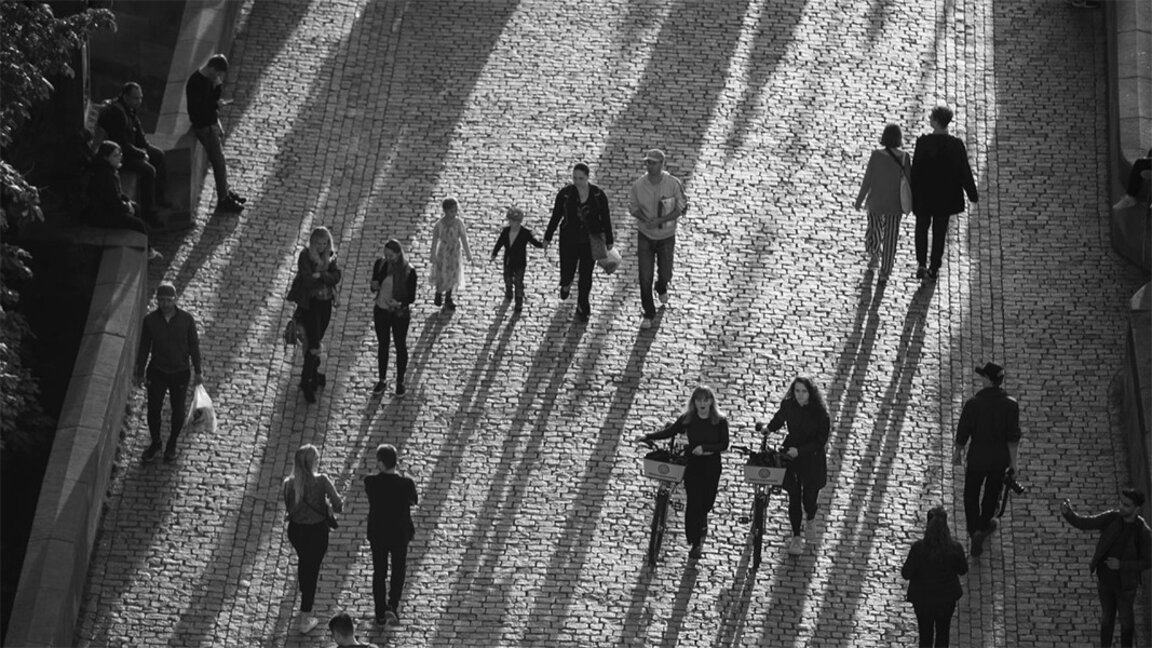 Депутати от ПП-ДБ: Удостоверението за наследници при смърт или раждане да се вписва служебно