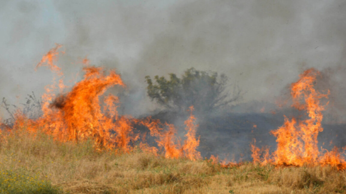 Овладян е големият пожар до елховското село Мелница