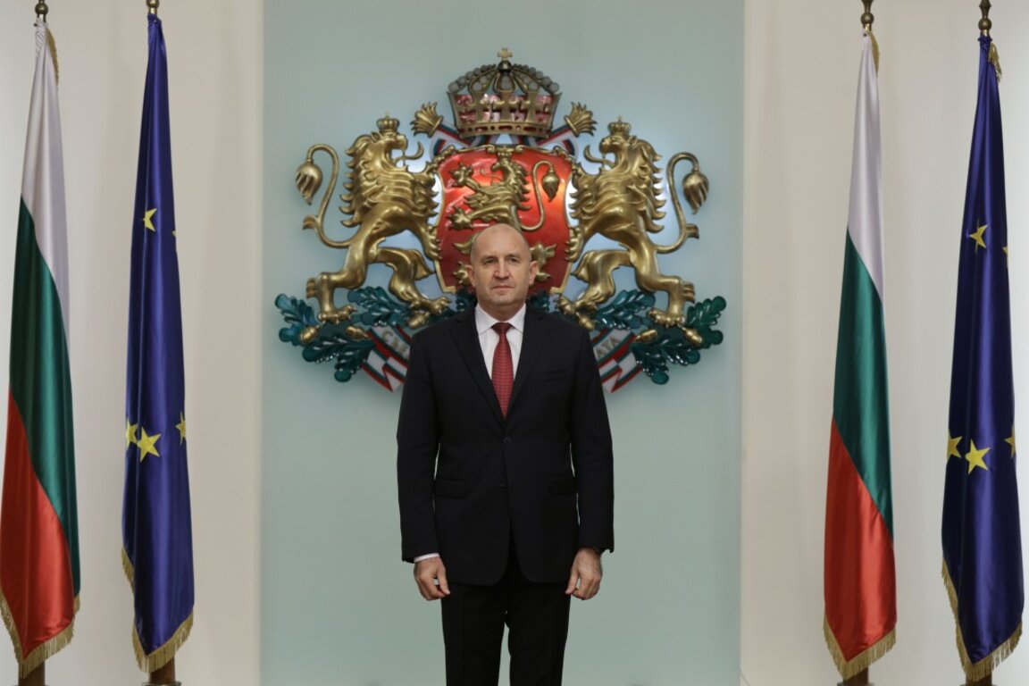 Председник Радев почиње консултације за формирање владе