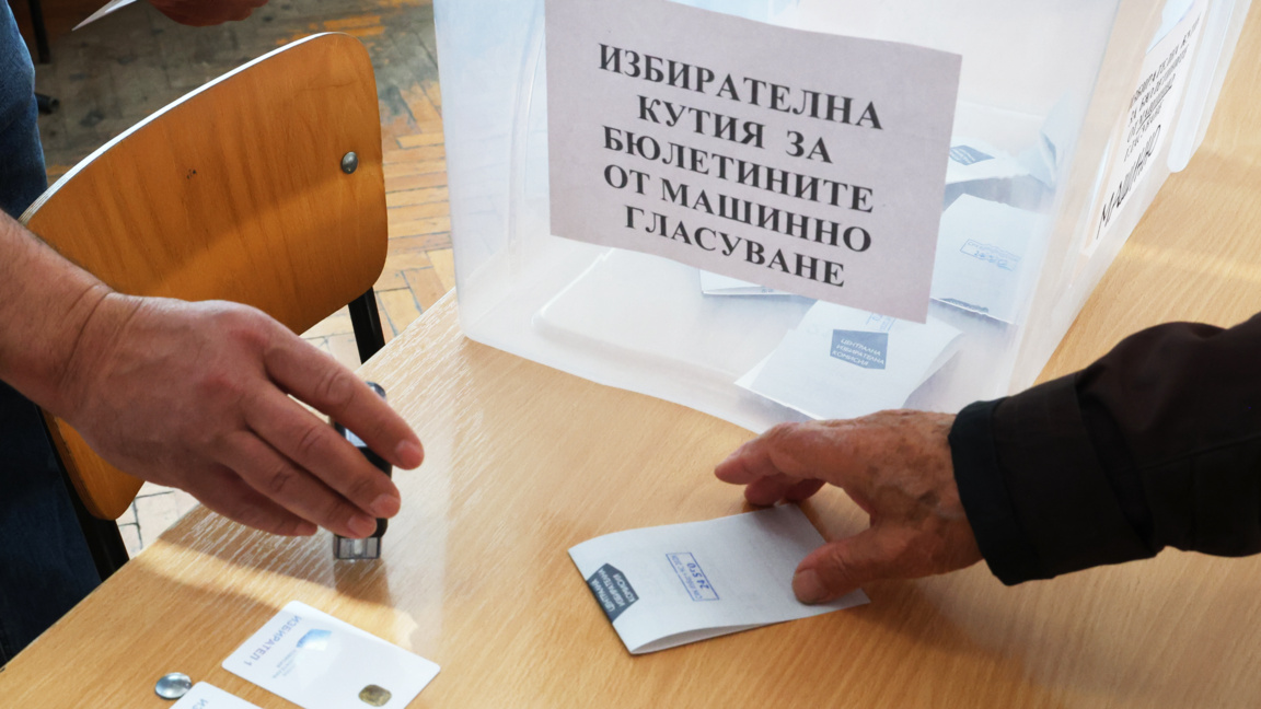 Гласуването в 120-о ОУ в столичния район "Лозенец" протича спокойно