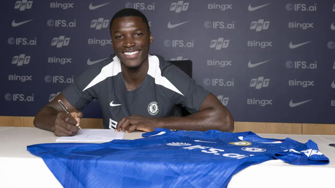 Еквадорец за още 7 години в Челси