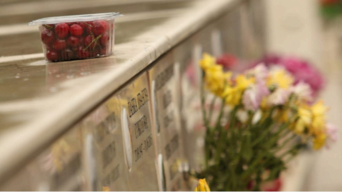 Une poignée de cerises et une pensée pour nos chers disparus