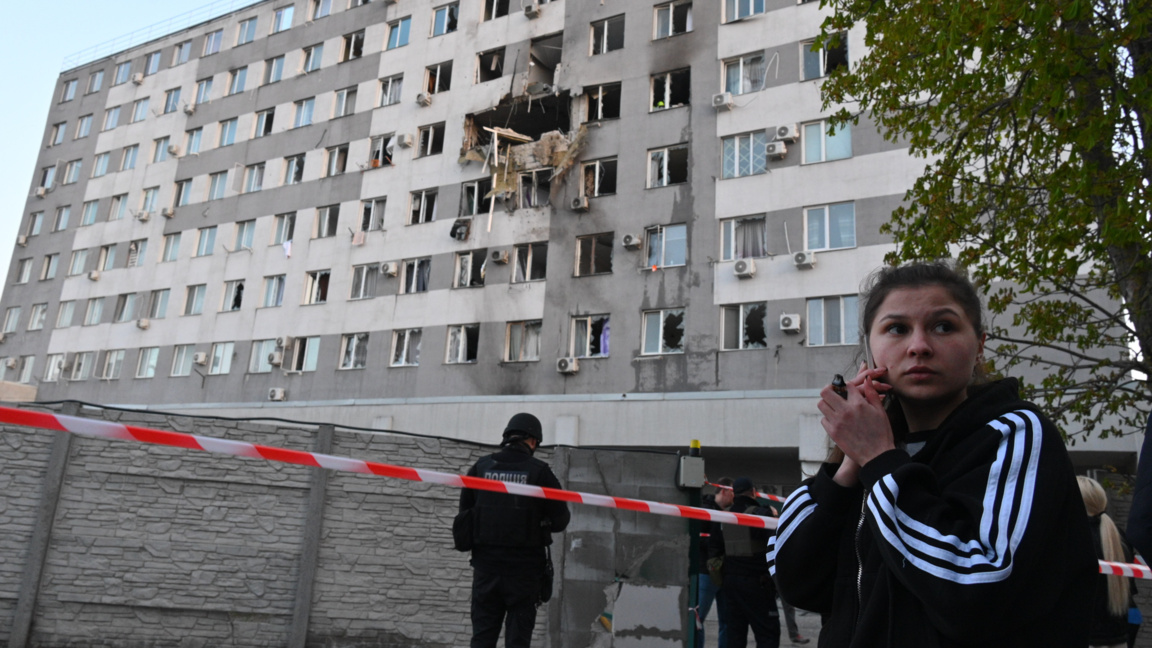 Жилищна сграда, засегната при руски удар с дронове по Одеса