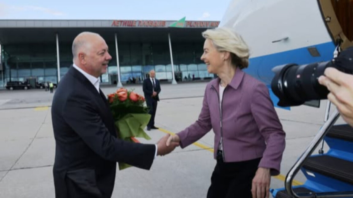 Урсула фон дер Лайен пристигна във ВМЗ Сопот
