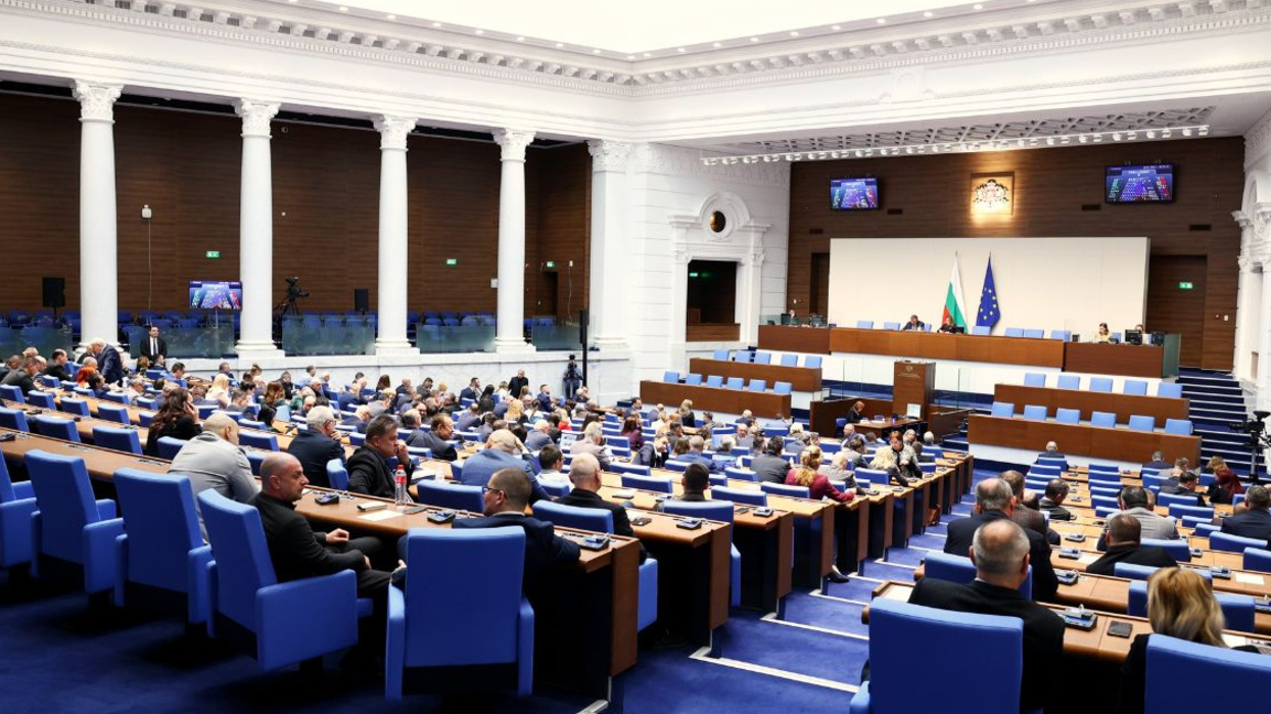 НС ще заседава на 1 април, изслушват трима министри