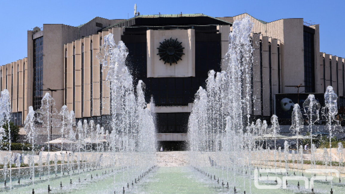 Festivali i ringjallur "Salloni i Arteve" në Pallatin Kombëtar të Kulturës me një edicion mbresëlënës vjeshtor