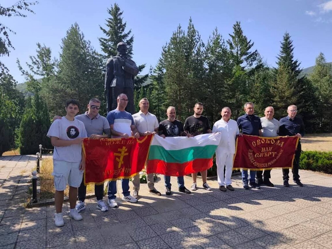Bulgarii din Bitola au depus flori la monumentul lui Damian Gruev din Smilevo