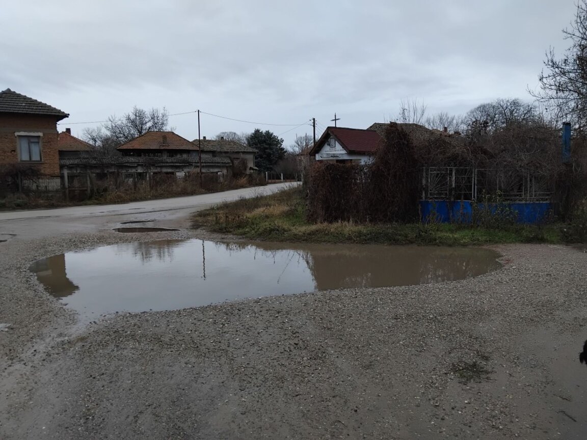 Жителите на Връв искат асфалтирани улици и нов ВиК тръбопровод