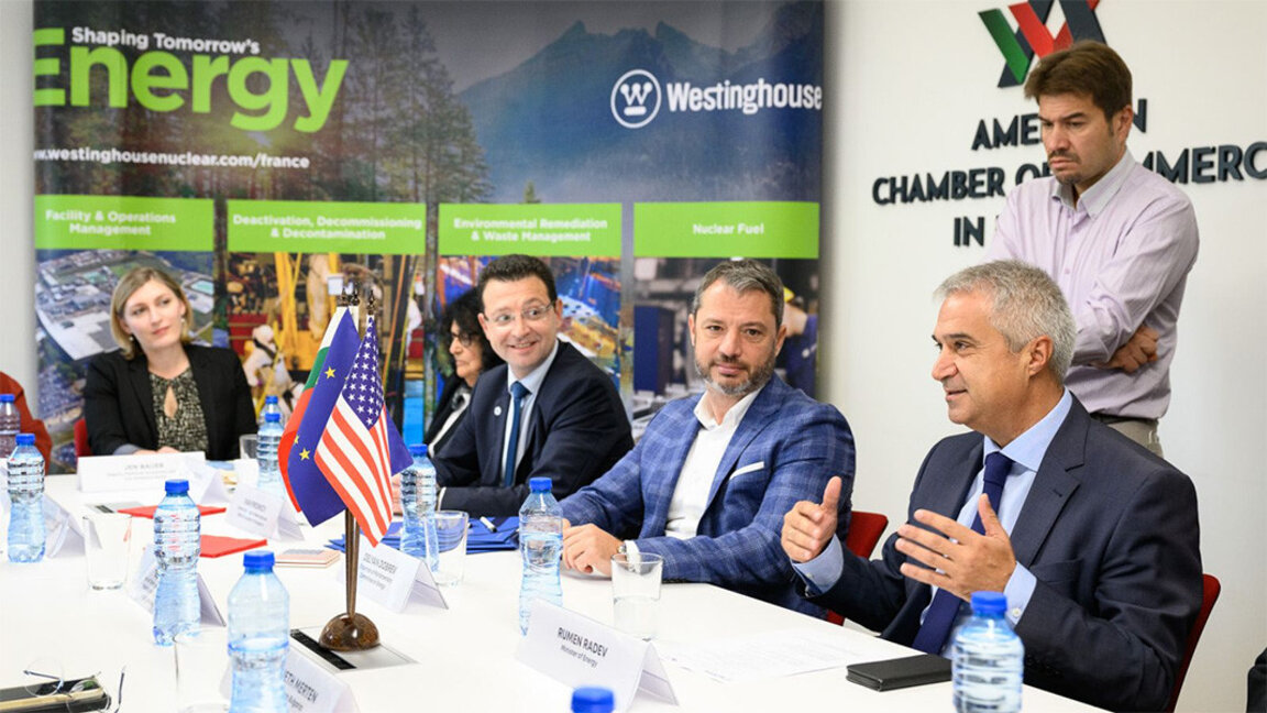Fünf bulgarische Unternehmenarbeiten mit Westinghouse zusammen