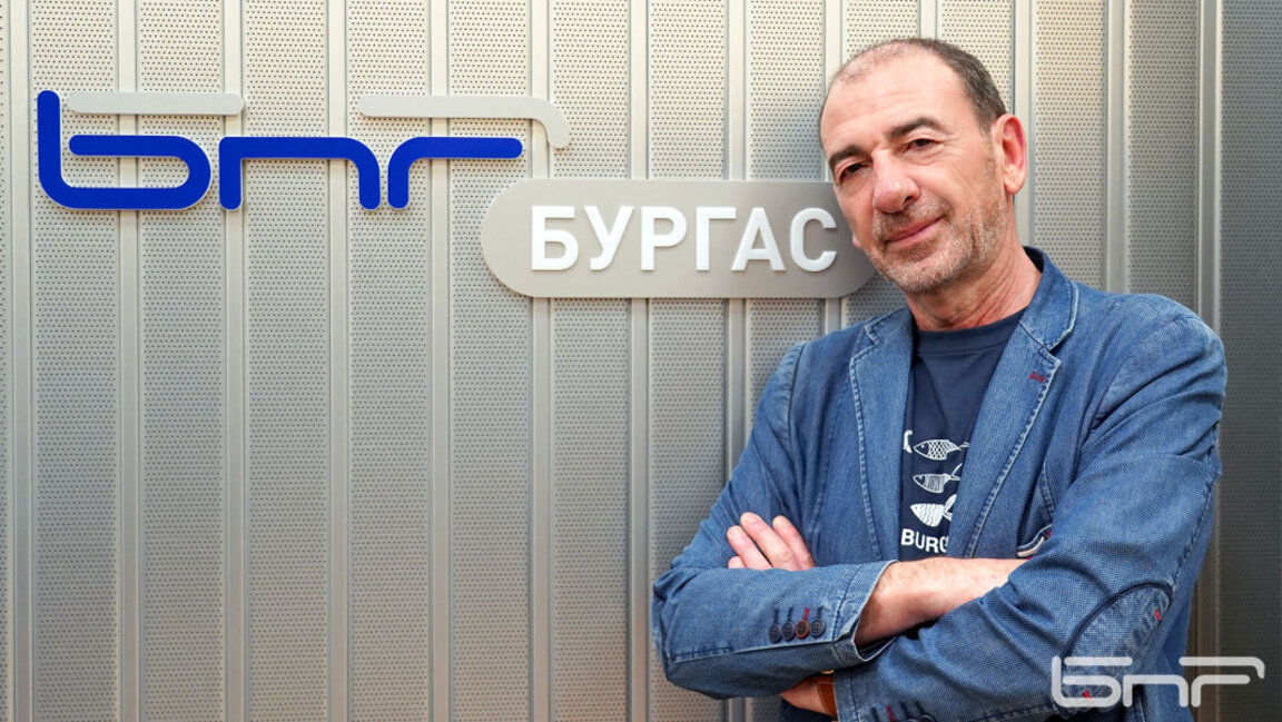 Димитър Маринов в студиото на БНР Бургас