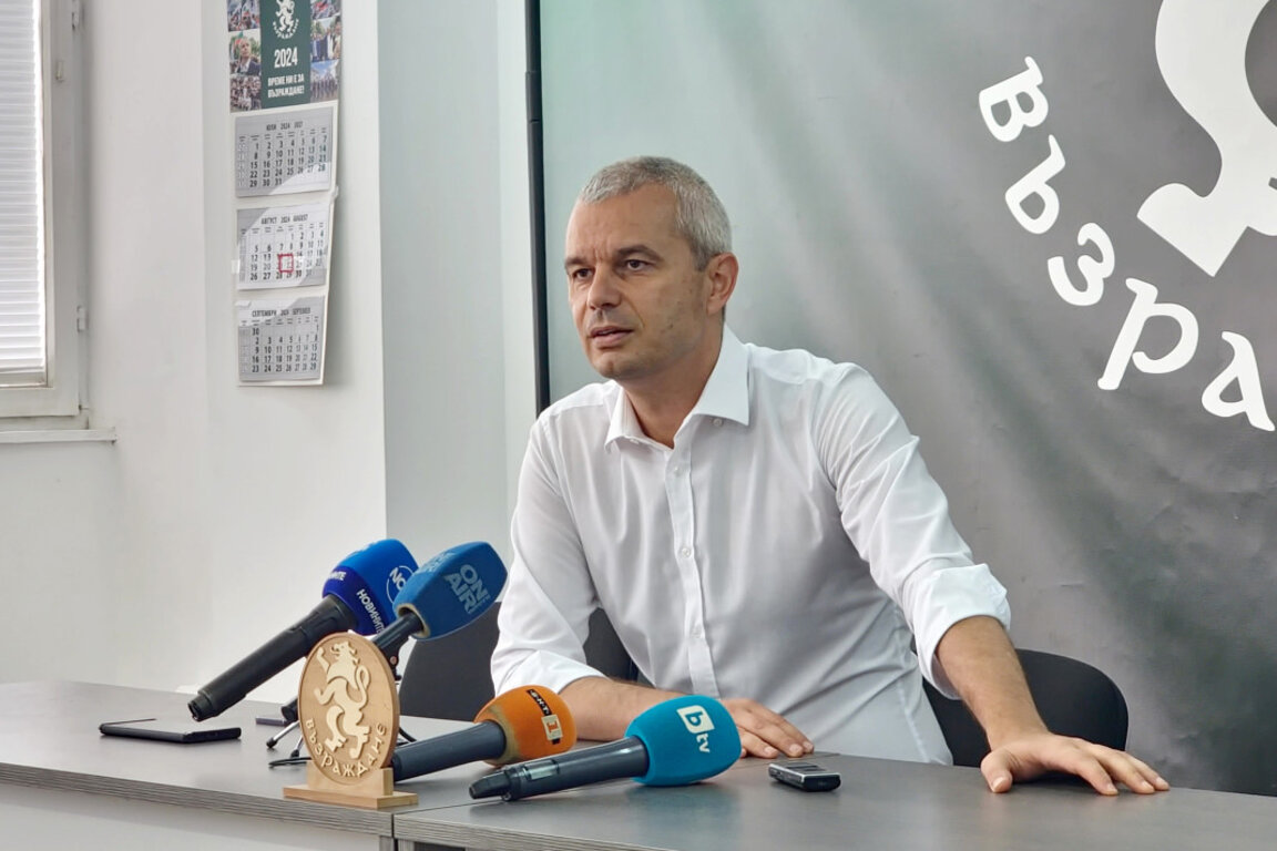 “Vazrajdane” partisi okullarda LGBT propagandasını yasaklayan kanuna karşı çıkan öğretmenleri tehdit etti