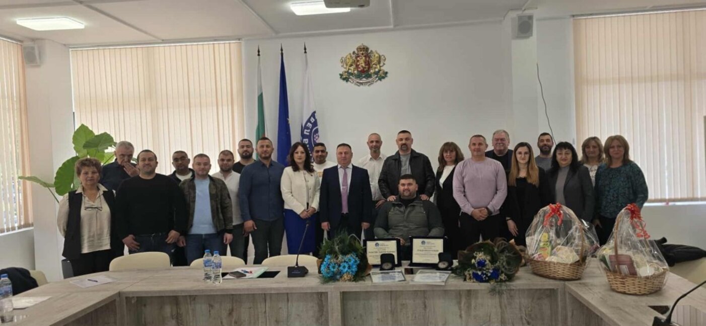 Община Павел баня с двама нови почетни граждани