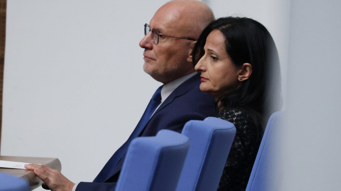 Управителят на БНБ Димитър Радев и Карина Караиванова в Народното събрание