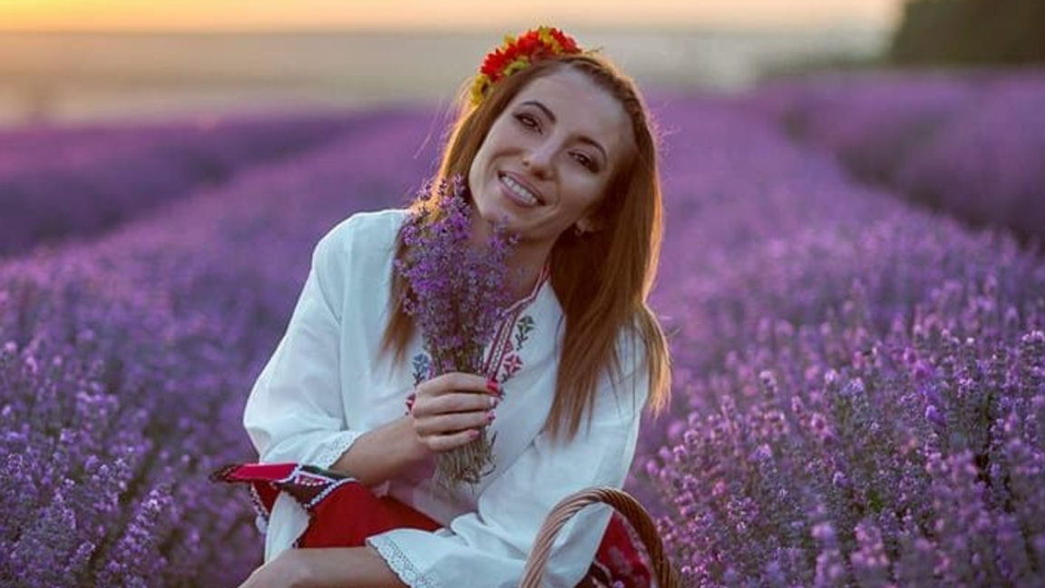 Деница Стоянджикова