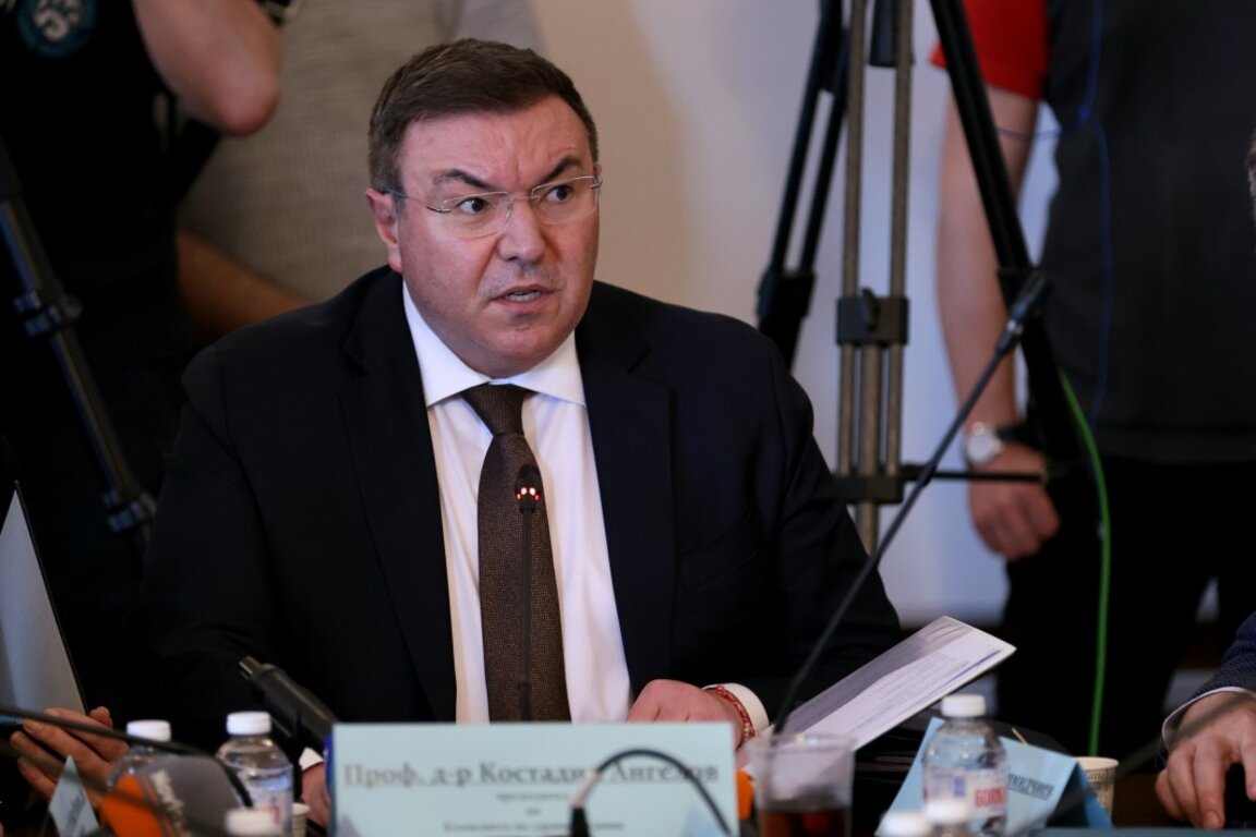 Костадин Ангелов