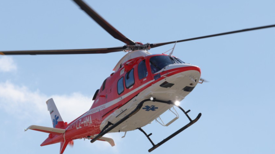 Първи тренировъчен полет на хеликоптера на въздушната Спешна помощ