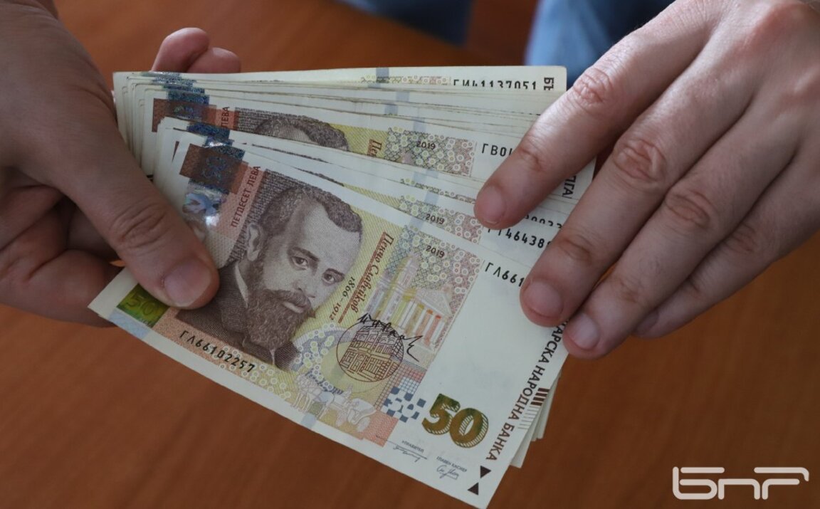 Paga mesatare në Bullgari është 2000 leva /1022.58 euro/