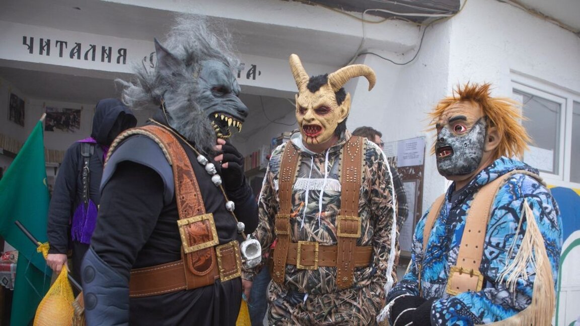 Rodoplar'da Kukeri şenlikleri