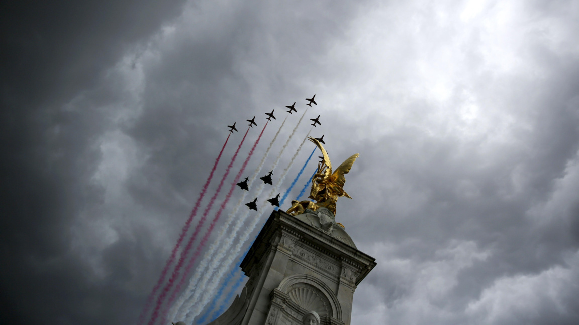 Изостава ли Великобритания във военната си подготовка?