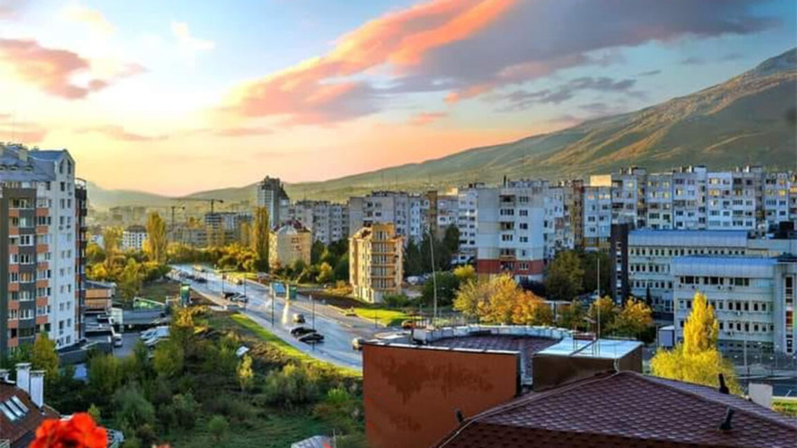 В "Овча купел" започна обновяването на няколко спортни площадки на открито