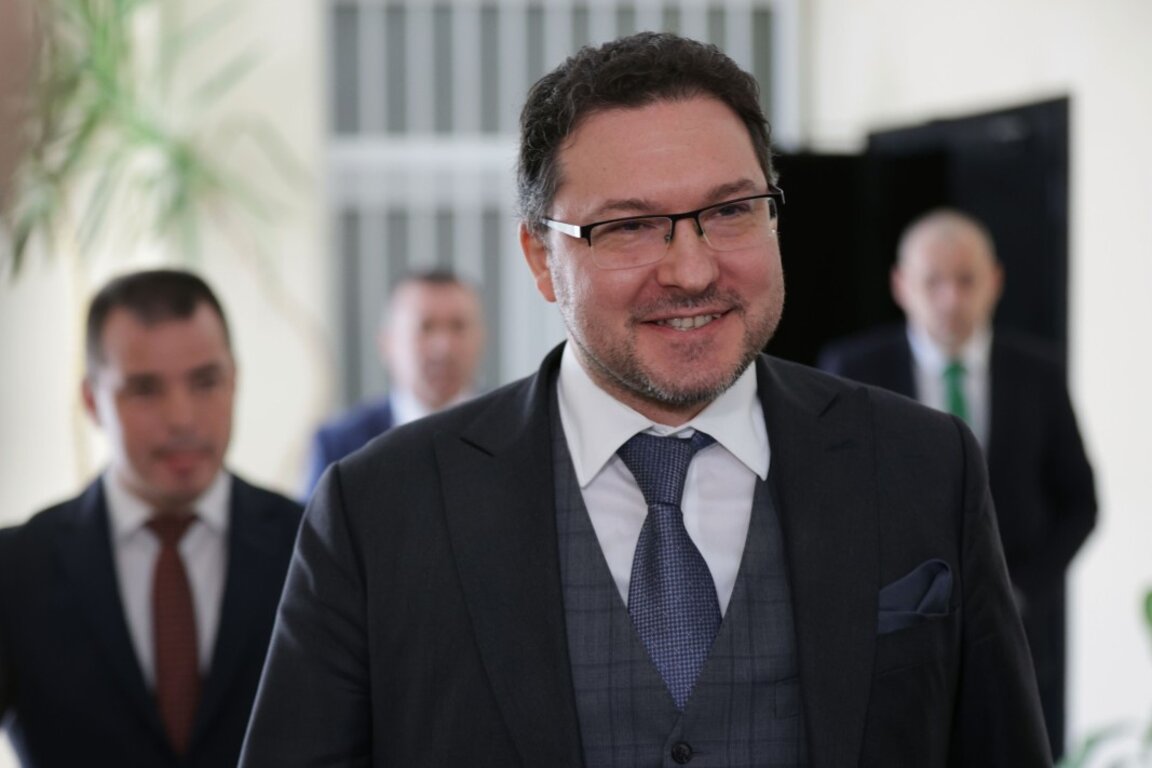 Даниел Митов