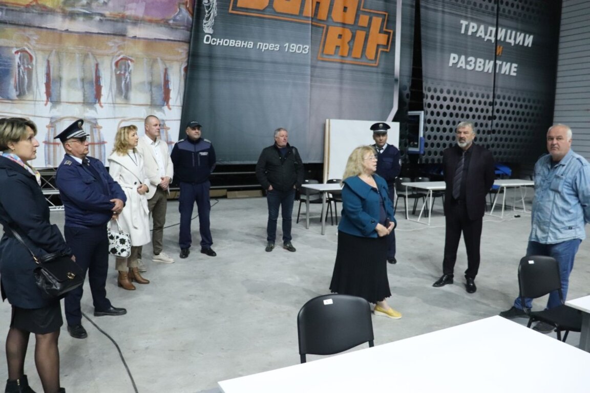 Подготвят "Арена Русе" за вота...