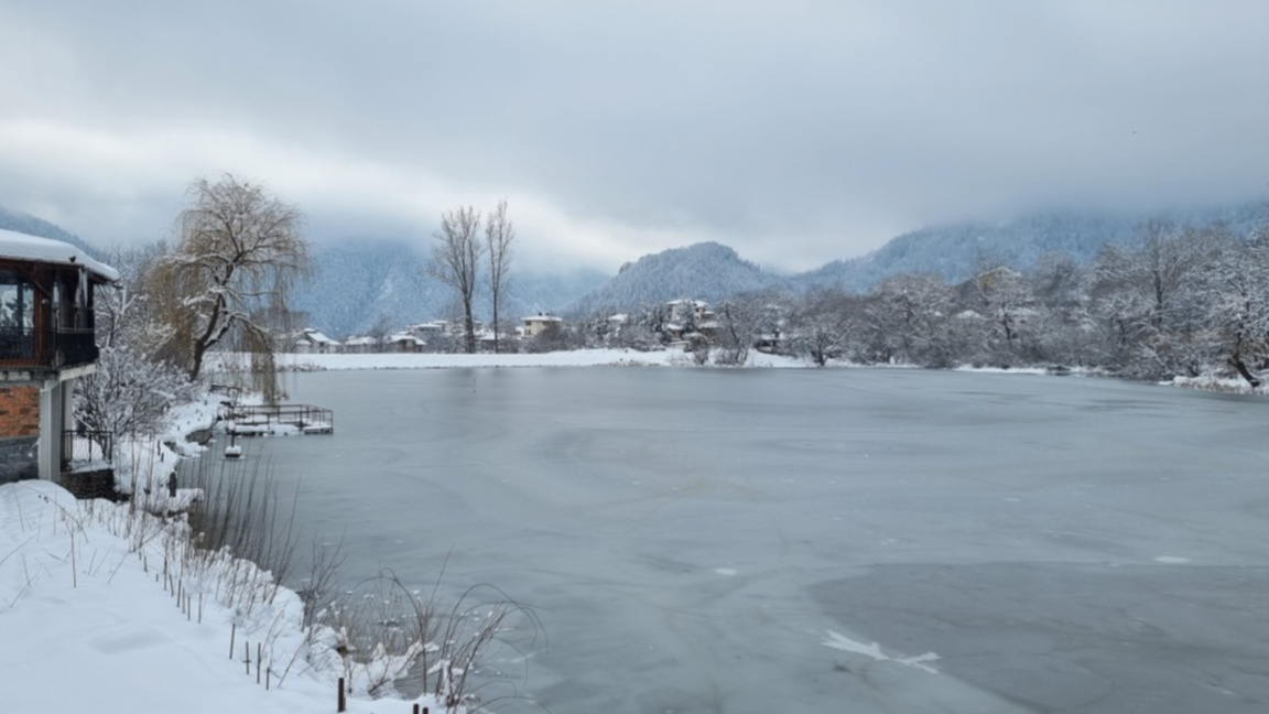 Zi de iarnă cu temperaturi apropiate de zero