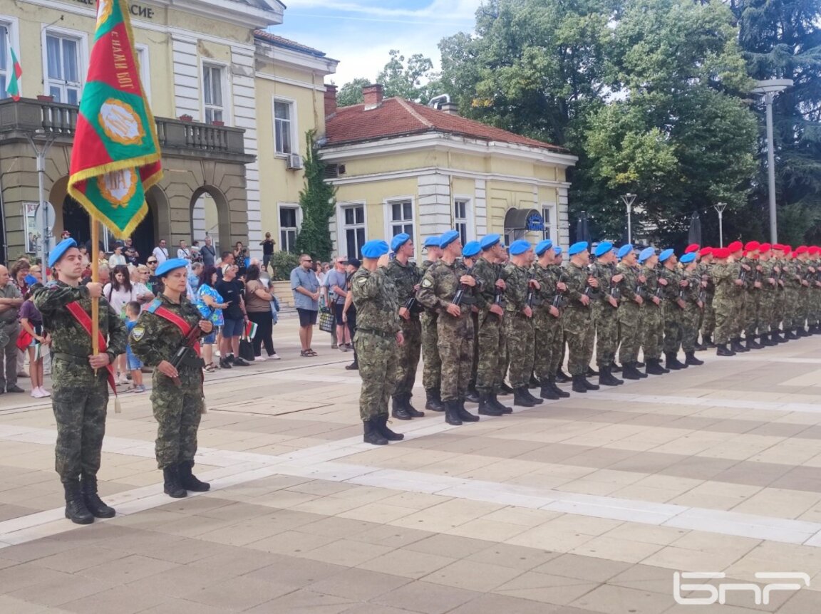 Ямбол отбеляза Съединението с молебен и шествие