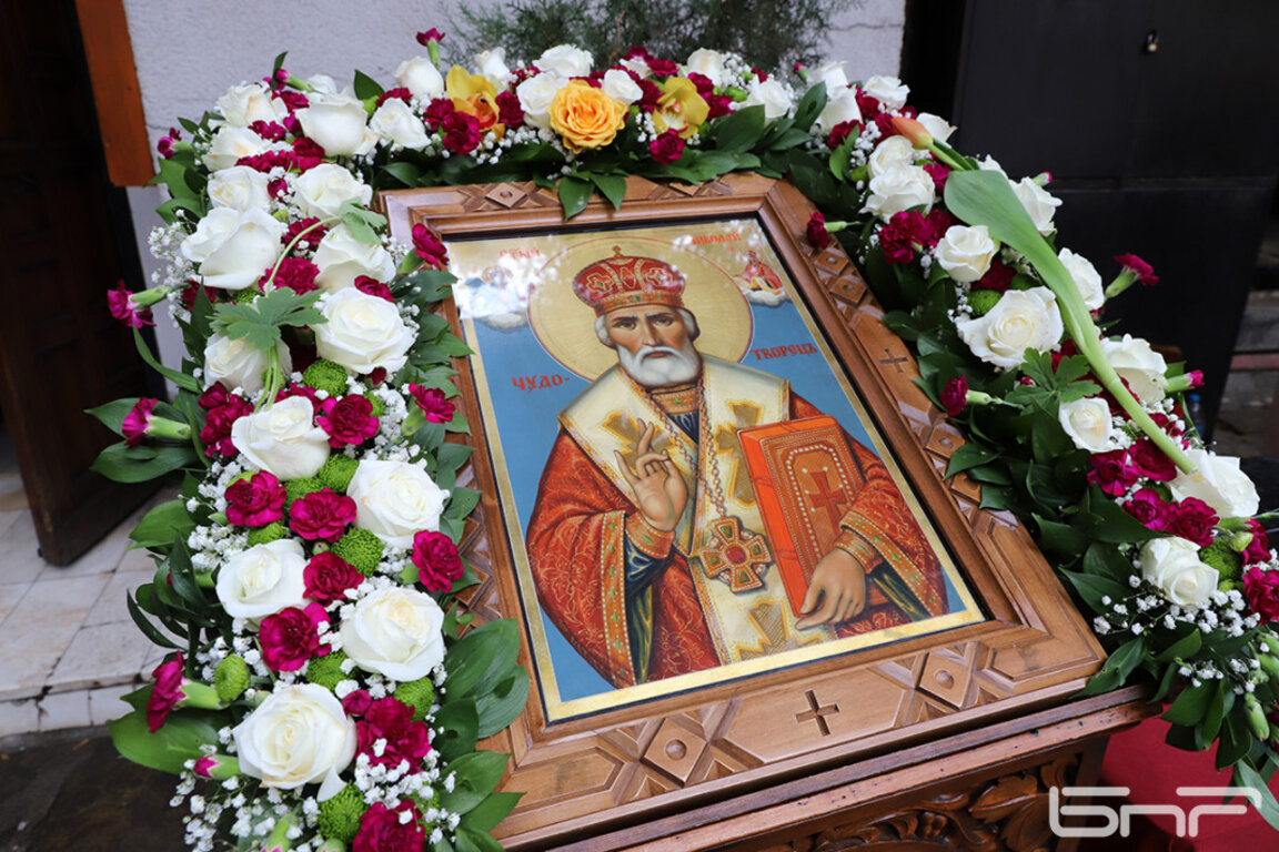 Sfântul Nicolae Făcătorul de minuni - întruchiparea milei altruiste