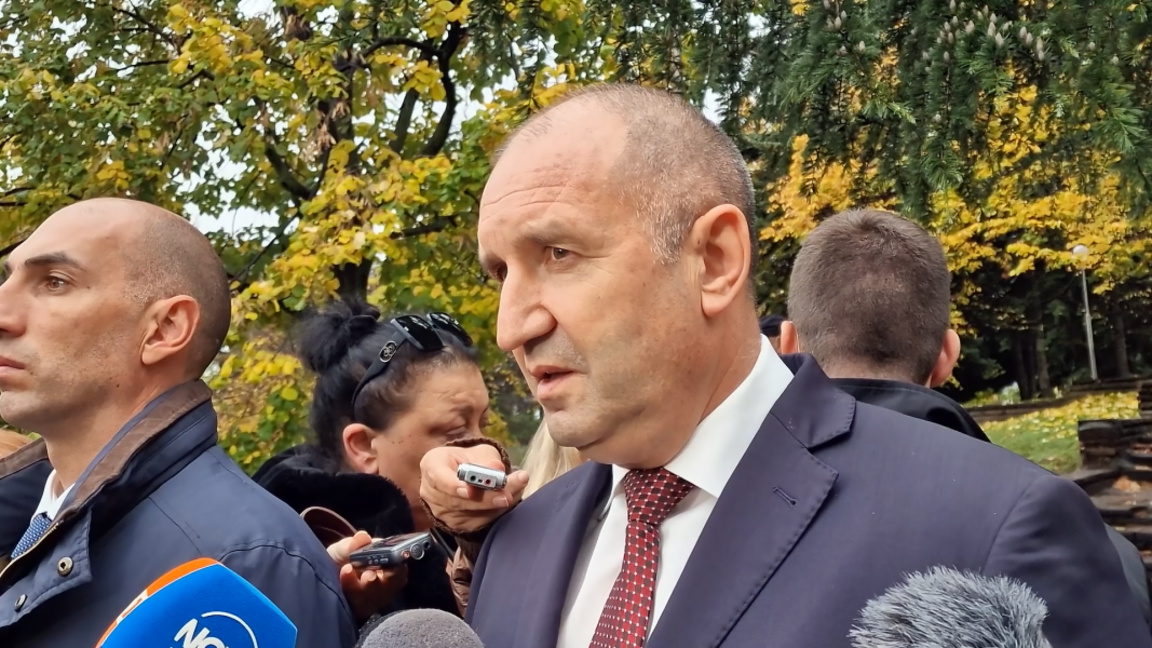 Президентът: Опасявам се управляващите да не доведат "Лукойл" до сценария "Булгартабак"