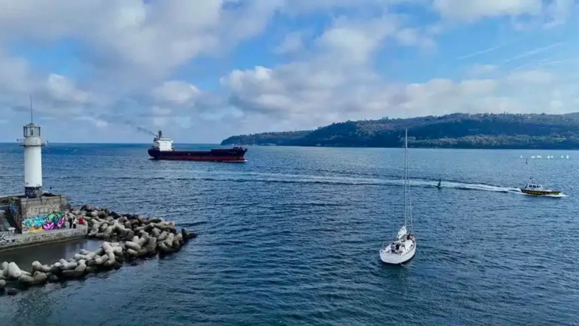 Ships in Black Sea switch off transponders to avoid drone attacks